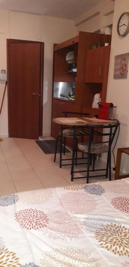 Central Bright Studio With Balkony Apartment Thessaloníki Ngoại thất bức ảnh